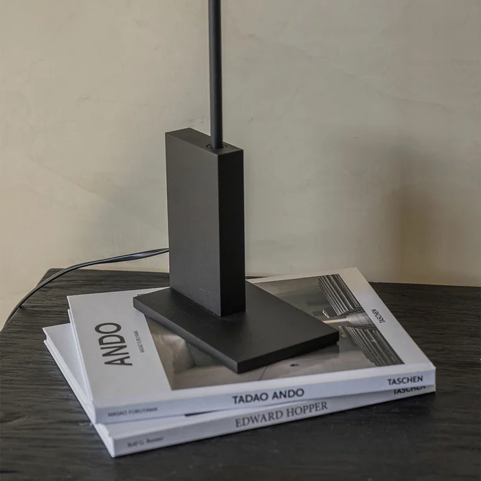Lámpara de mesa Slim Black en Negro - Lámparas de mesa, Uruguay | De Arcos, vista 3