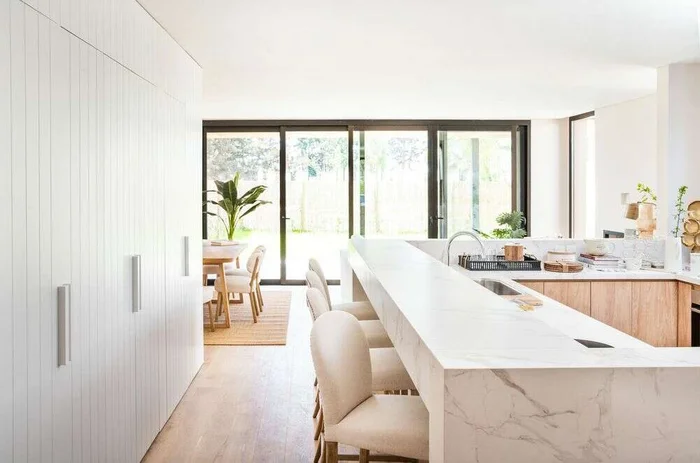SILLA DE BAR RALPH - LINO en Beige - Sillas, Uruguay | La Iberica, vista 4