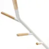 Perchero Nerb acero blanco y madera de caucho natural 175 cm en Blanco - Percheros y colgadores, Uruguay | Kavehome, vista 3 de 5