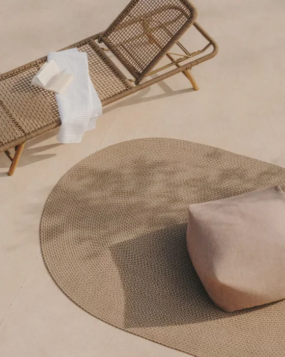 Alfombra ovalada beige Rodhe 100% PET 160 x 230 cm en Beige - Alfombras, Uruguay | Kavehome, vista 2