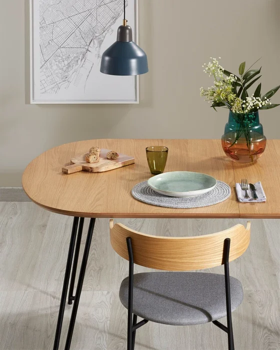 Mesa extensible Novac 170 (320) x 100 cm chapa de roble patas de acero acabado negro en Madera natural - Mesas de comedor, Uruguay | Kavehome, vista 2