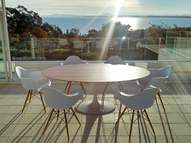 Tulip comedor oval | Eero Saarinen en Negro - Mesas de comedor, Uruguay | Mad for Modern, vista 5