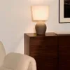 Lámpara de mesa grande Viona con efecto de piedra texturizado y pantalla de algodón en Gris - Lámparas de mesa, Uruguay | Kavehome, vista 2 de 5