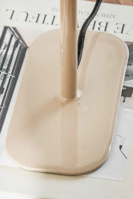 LAMPARA NUDE - BAJA en Beige - Lámparas de mesa, Uruguay | La Iberica, vista 3