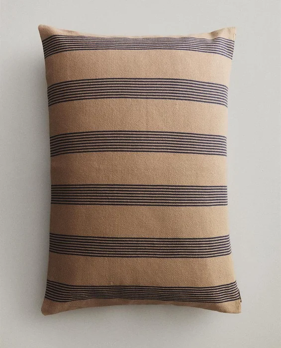 FUNDA COJÍN RAYAS en Marrón - Textiles, Uruguay | Zara Home