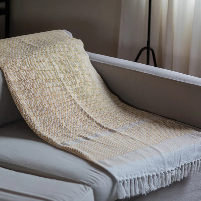 Manta para sillón y cama algodón Rombos Mostaza - 180 x 130 cm en Amarillo - Textiles, Uruguay | Buho Store
