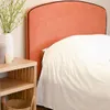 Respaldo tapizado con vivos curvos en Rosa - Dormitorio, Uruguay | Pieza Clave, vista 5 de 8