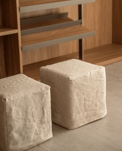 PUFF DOMINO LINO 40X40 BEIGE en Beige - Butacas, banquetas y puffs, Uruguay | Más Infinito Casa, vista 2
