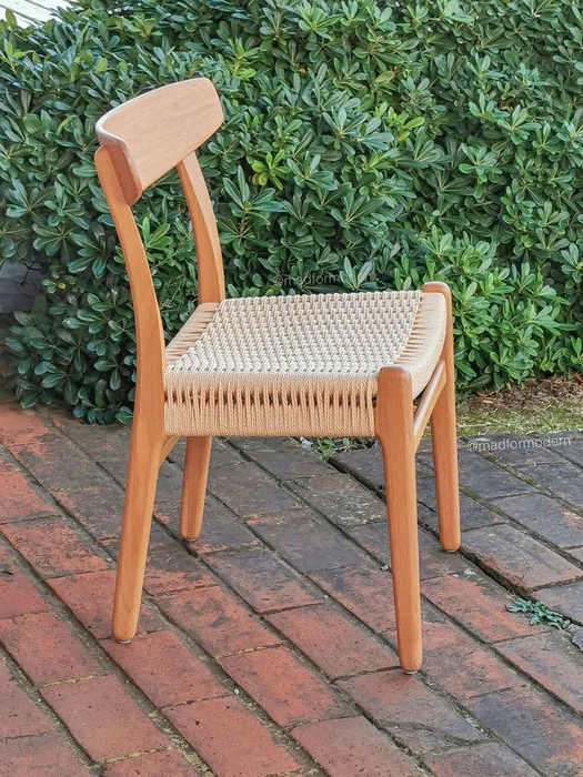 CH23 Chair | Hans Wegner en Madera natural - Sillas, Uruguay | Mad for Modern, vista 2