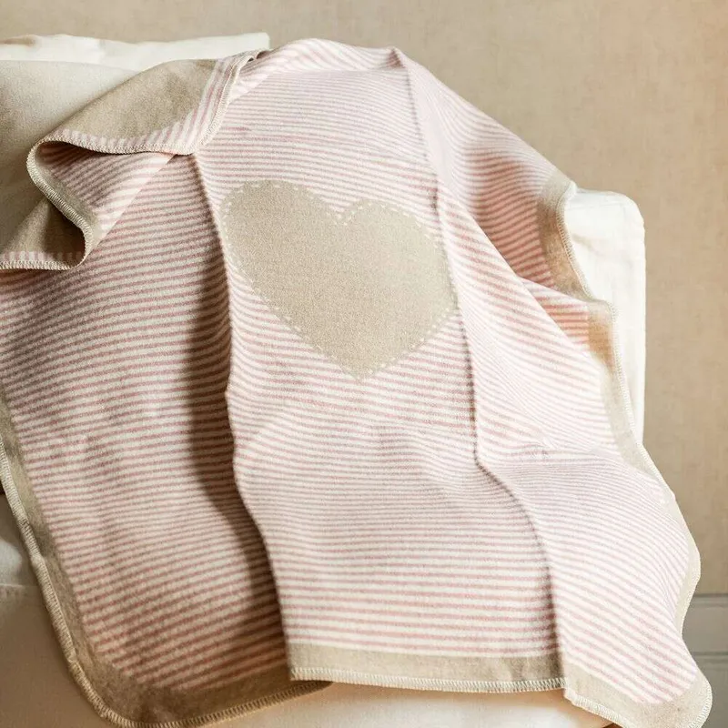 MANTA AUSTRIACA KIDS - CORAZON ROSA en Rosa - Textiles, Uruguay | La Iberica