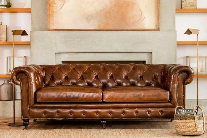 SILLON CHESTERFIELD CUERO ITALIANO - 3 CUERPOS en Marrón - Sillones y sofás, Uruguay | La Iberica, vista 4