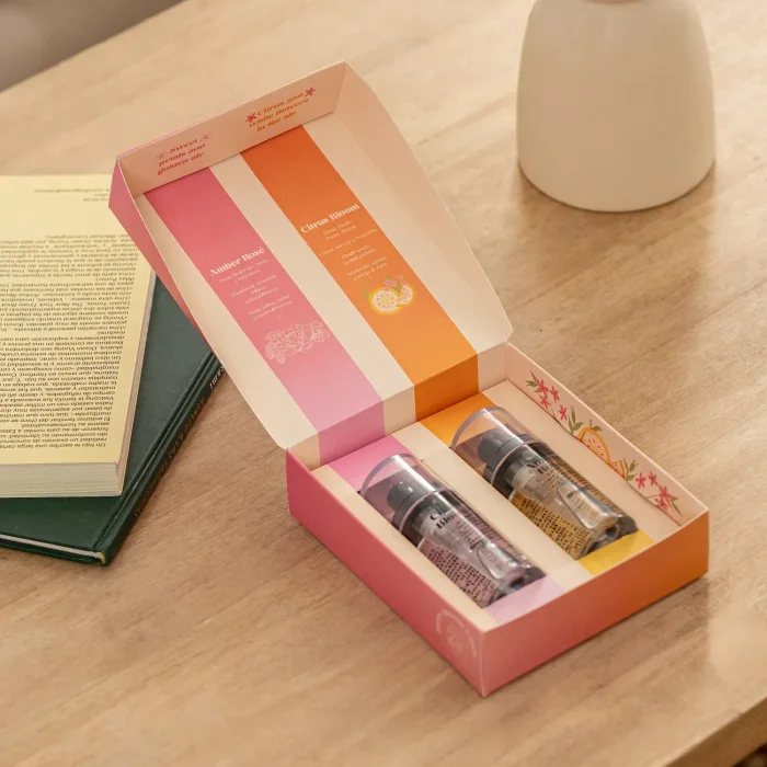 Set Regalo de 2 Aromatizantes de Ambiente Cítrico y Dulce en Multicolor - Velas y Portavelas, Uruguay | Arredo, vista 3