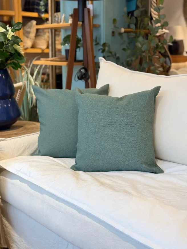 Almohadon cuadrado liso en Verde - Textiles, Uruguay | FMB, vista 2