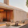 Mesa de centro Macarella de cemento - 83 x 77 cm en Gris - Mesas de living, Uruguay | Kavehome, vista 2 de 5