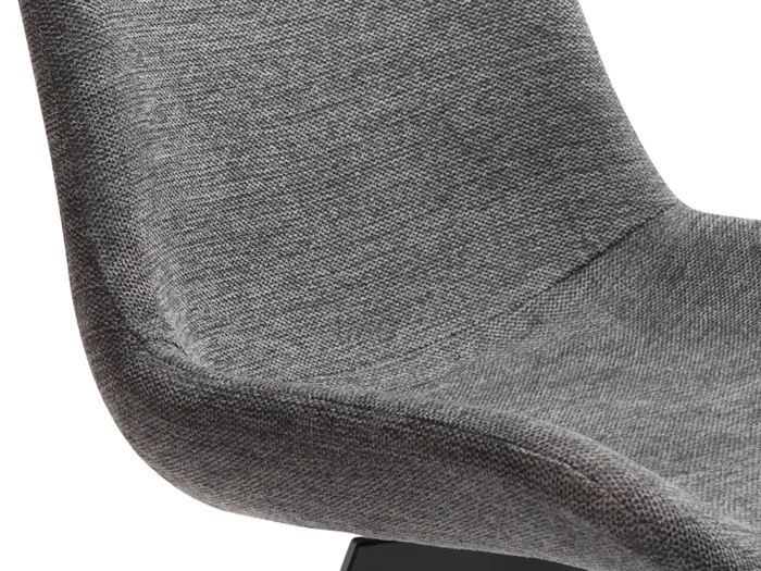 Silla de comedor HYGUM giratoria gris/negro en Gris - Sillas, Uruguay | JYSK, vista 4