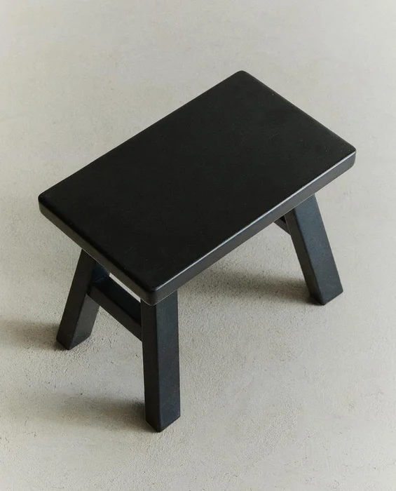 TABURETE PEQUEÑO MADERA - Sillas, Uruguay | Zara Home