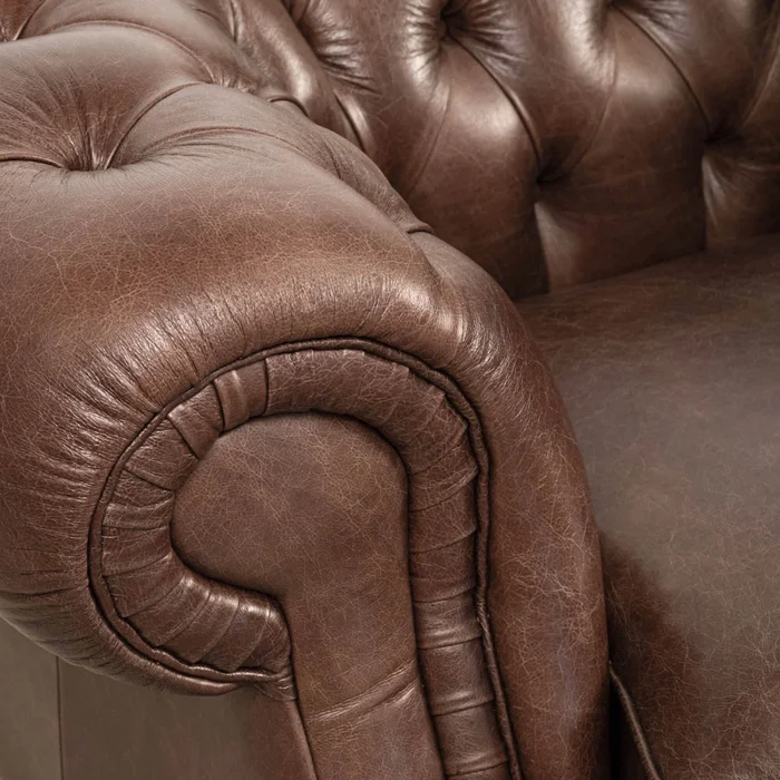 Butaca 1 Cuerpo Cuero-100-natural Marron New Chesterfield Choc. en Marrón - Sillones y sofás, Uruguay | Divino, vista 4