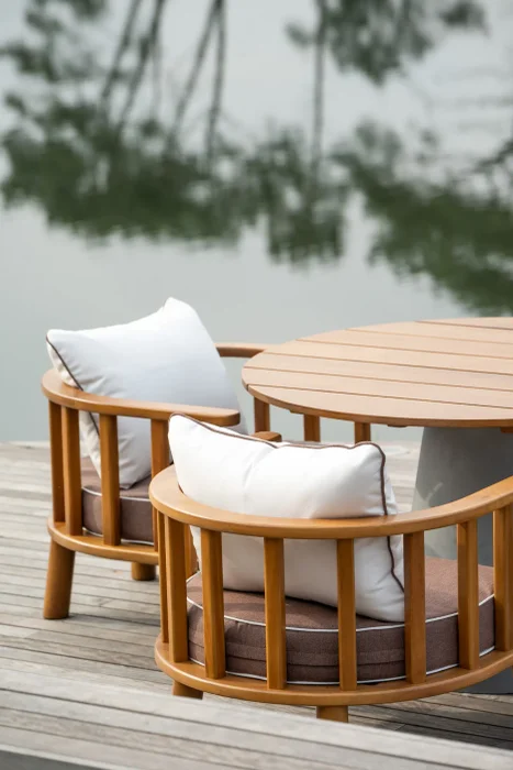 Poltrona Roma en Madera natural - Butacas, banquetas y puffs, Uruguay | Balcony, vista 4
