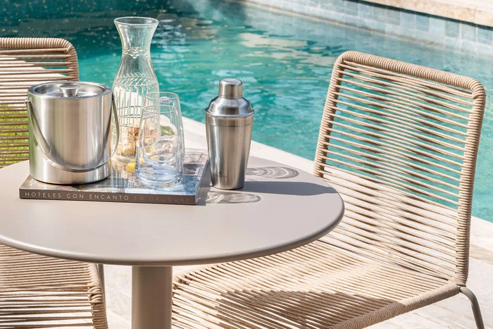 MESA GRAFITO ALTURA 75 CMS - EXTERIOR en Gris - Mesas de comedor, Uruguay | La Iberica, vista 2