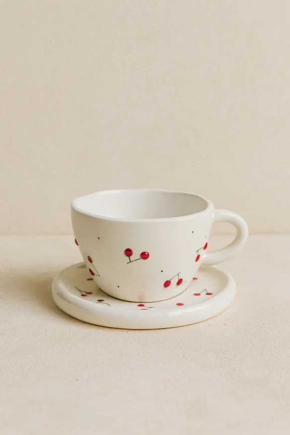 Set Taza + Plato Cherries en Blanco - Decoración, Uruguay | Cabana, vista 2