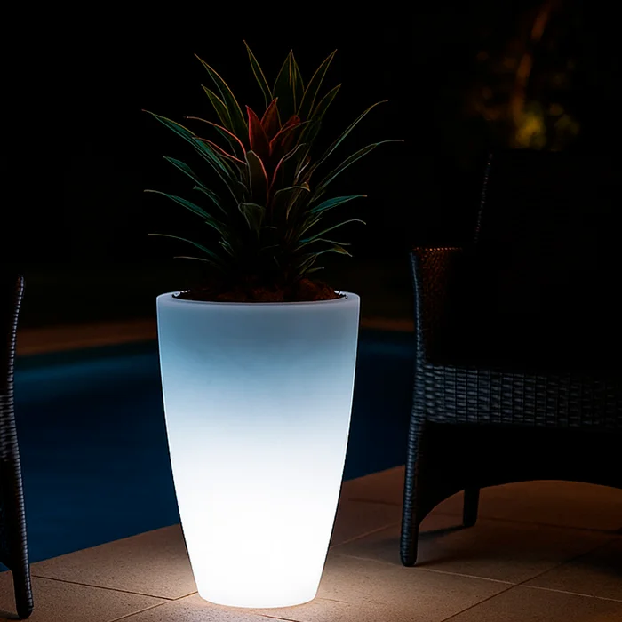 Macetero cónico Luminoso - Macetas, Uruguay | Alta Gracia Deco, vista 2