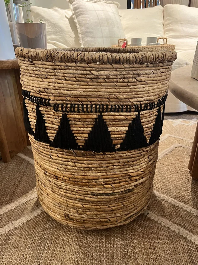 CANASTO CRAFTS TRIANGULOS 43X36X51 NEGRO en Negro - Canastos, Uruguay | Masinfinito Casa, vista 2