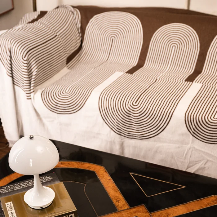 Manta para sillón y cama con diseños semicírculo marrón - 180 x 230 cm en Marrón - Textiles, Uruguay | Buho Store, vista 5