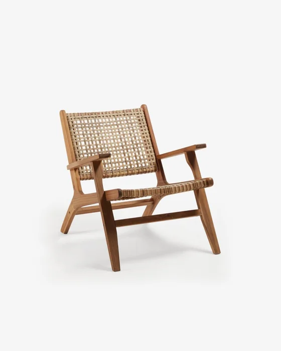 Butaca Grignoon de madera maciza de acacia y ratán sintético trenzado en Madera natural - Butacas, banquetas y puffs, Uruguay | Kavehome