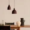 Jarrón Menre de terracota con acabado negro 26 cm en Negro - Jarrones, Uruguay | Kavehome, vista 4 de 6