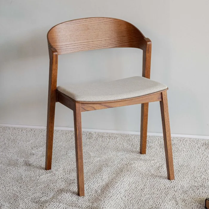 Silla Abilita / Beige en Madera natural - Sillas, Uruguay | Fábrica Italiana