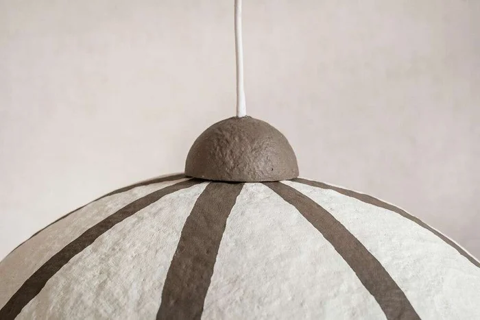 LAMPARA DE TECHO ALBA - PAPEL MACHE RAYAS - Lámparas colgantes, Uruguay | La Iberica, vista 2
