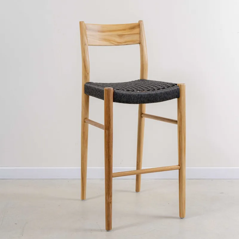 Banquetas en teca y loom sintético - Butacas, banquetas y puffs, Uruguay | Entrecasa
