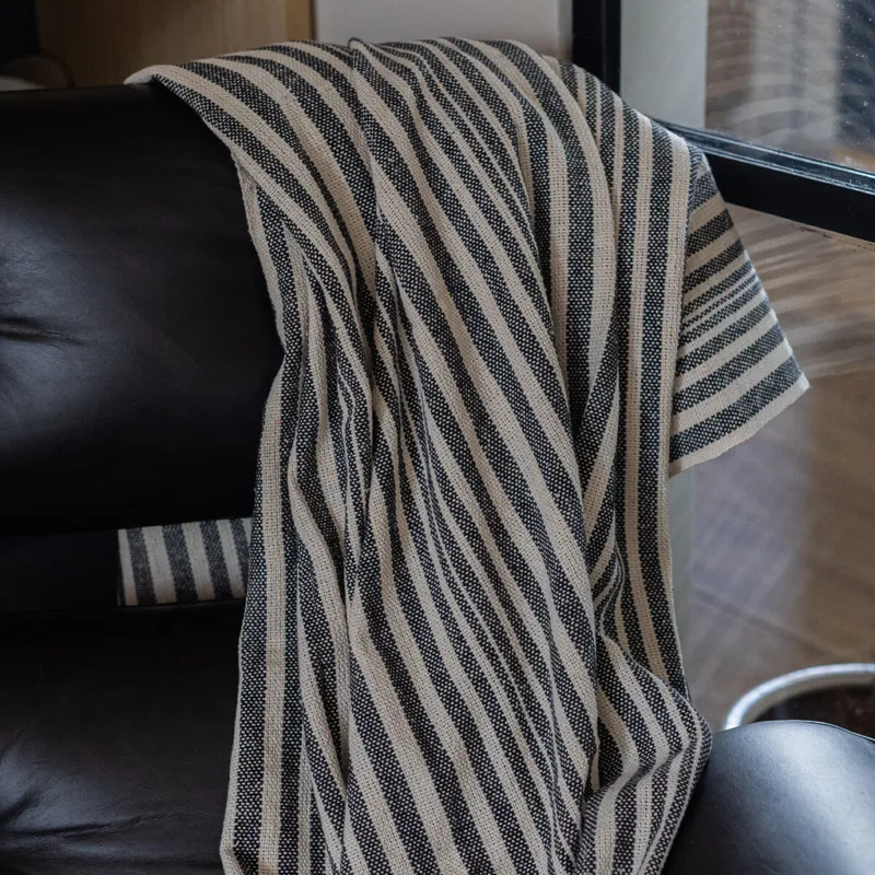 Manta para sillon y cama algodón Rayas Taupe - 180 x 130 cm en Beige - Textiles, Uruguay | Buho Store