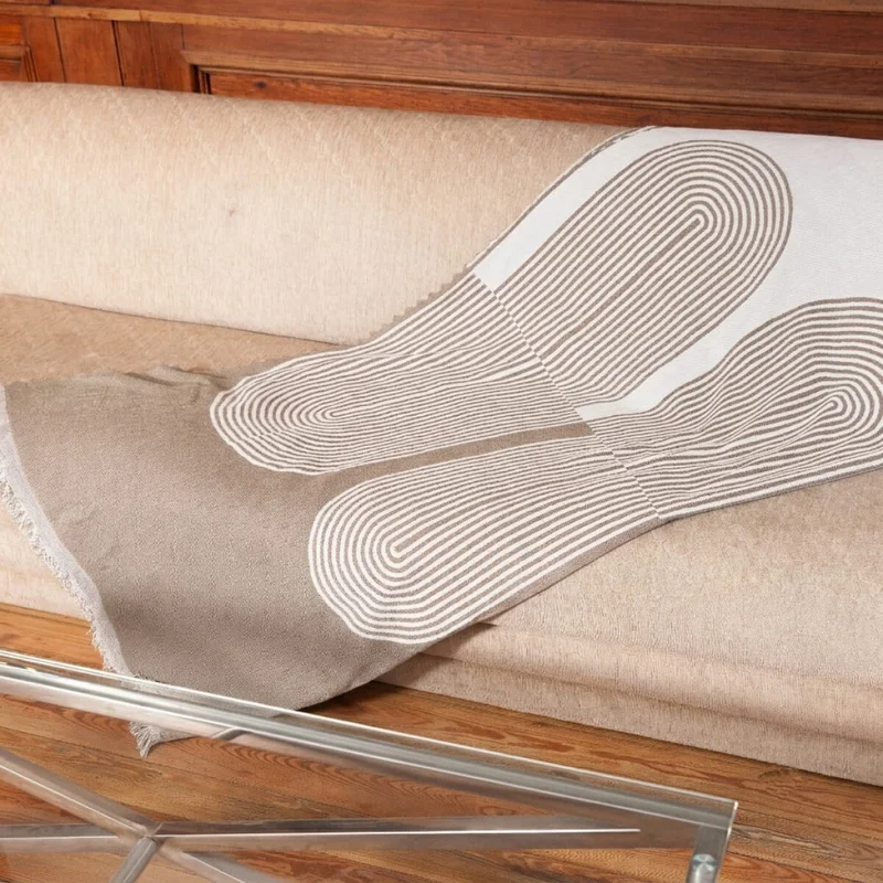 Manta para sillón y cama con diseños semicírculo - 180x230cm en Beige - Textiles, Uruguay | Buho Store, vista 4