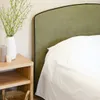 Respaldo tapizado con vivos curvos en Rosa - Dormitorio, Uruguay | Pieza Clave, vista 6 de 8