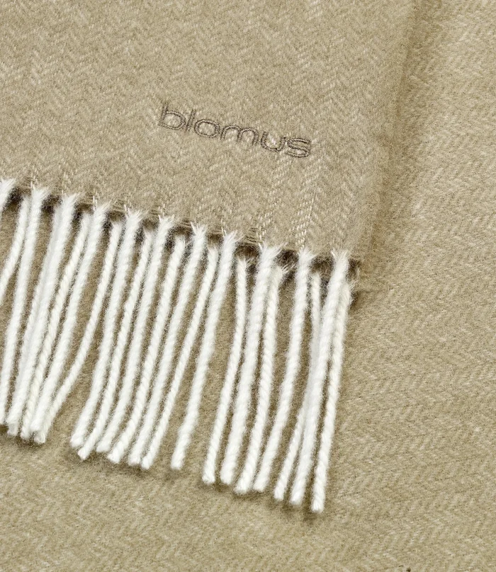 THROW BLOMUS FINHO en Marrón - Textiles, Uruguay | Masinfinito Casa, vista 2