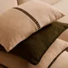 Almohadón Ardit de lino y algodón beige con raya bordada a contraste - verde 45 x 45 cm en Beige - Textiles, Uruguay | Kavehome, vista 2 de 4