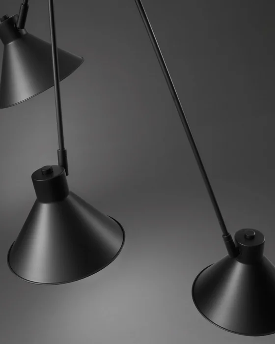 Luminaria de techo Dione de acero en Negro - Lámparas colgantes, Uruguay | Kavehome, vista 3