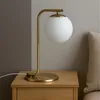 Luminaria de Mesa Scope Dorada en Amarillo - Lámparas de mesa, Uruguay | Unilux, vista 2 de 7