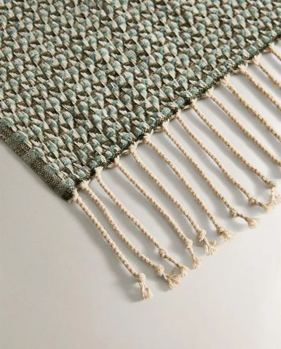 MANTA CHENILLA GEOMÉTRICA - Textiles, Uruguay | Zara Home, vista 3