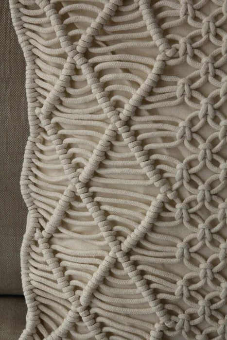 almohadón clara en Blanco - Textiles, Uruguay | Proyecto Forma, vista 2