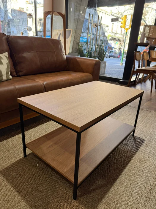 Mesa de Centro Ratona Rectangular Tapa Doble (Olmo y Hierro Negro) en Madera natural - Mesas de living, Uruguay | Berna Home, vista 4