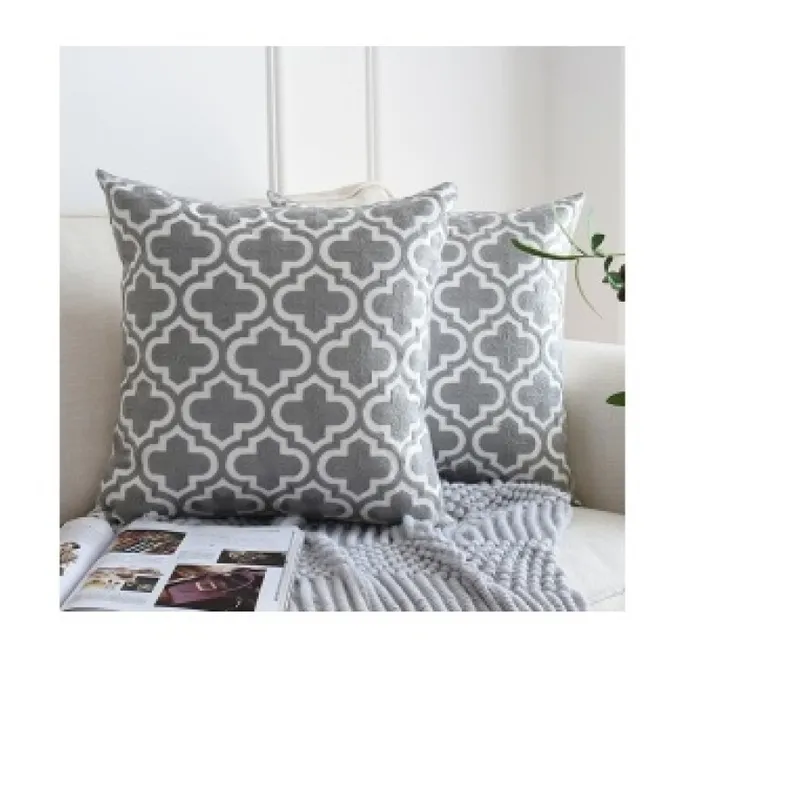 Almohadón Bordado en Gris - Textiles, Uruguay | Finkel