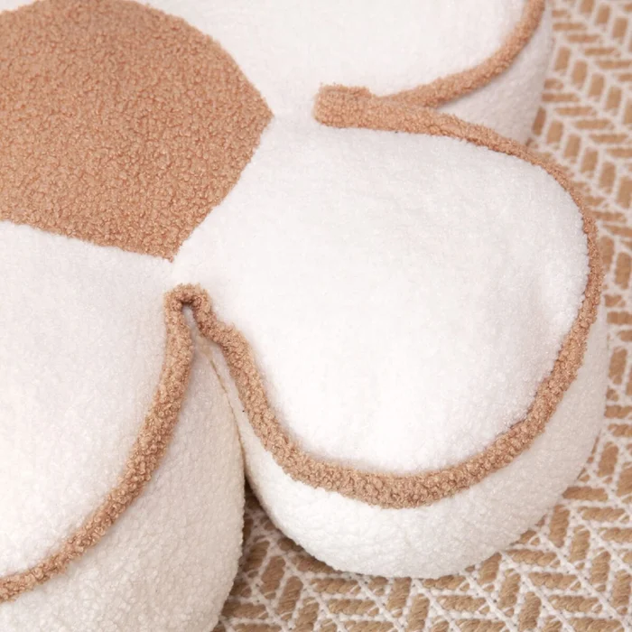 Almohadón flor Groovy - blanco en Blanco - Textiles, Uruguay | Buho Store, vista 2