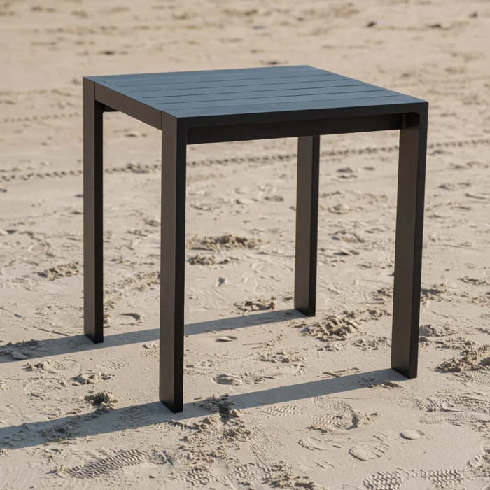Mesa de exterior Rhodas - 70x70cm en Negro - Mesas de living, Uruguay | Walnut
