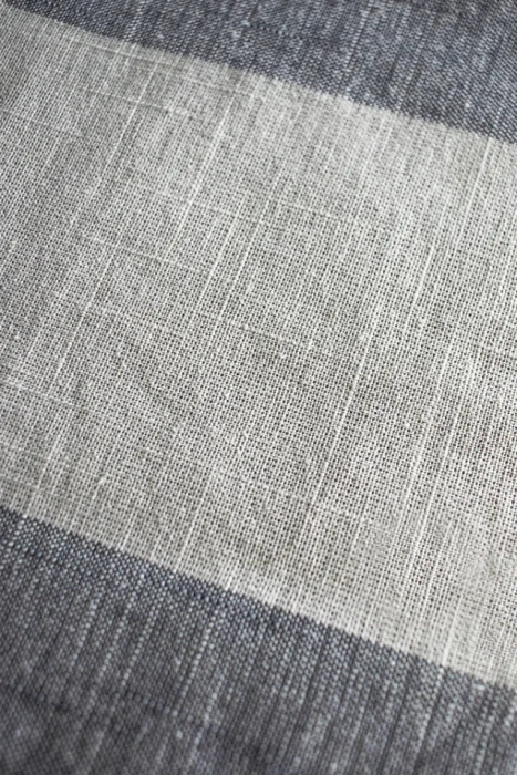 MANTEL RAYAS GRUESAS GRIS OSCURO Y BLANCO en Multicolor - Textiles, Uruguay | Sentido Jose Ignacio, vista 2