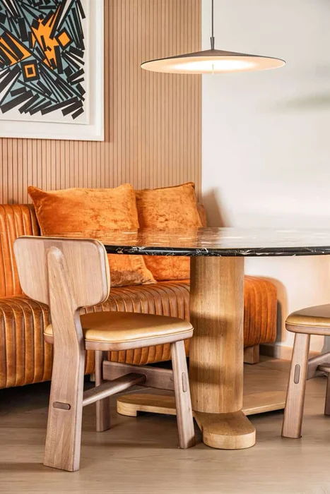 SILLON DE COMEDOR FERRARO - CUERO ITALIANO CARAMELO - 1.53 MTS en Marrón - Sillones y sofás, Uruguay | La Iberica, vista 16