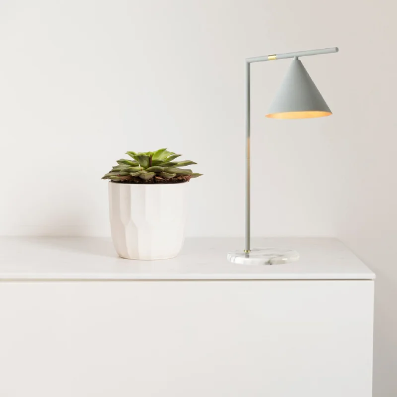 Lámpara de Mesa Stella Base de Mármol Blanca en Amarillo - Lámparas de mesa, Uruguay | Serlux, vista 3
