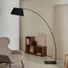 Luminaria de pie Juhe de acero y mármol - negro en Negro - Lámparas de pie, Uruguay | Kavehome, vista 2 de 4