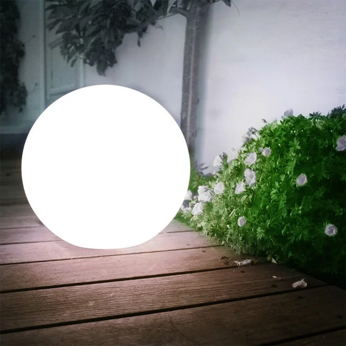Luminaria de Exterior Garden Ball Big IP44 en Blanco - Lámparas de pie, Uruguay | Serlux, vista 6